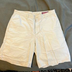 Men’s Vineyard Vines 9” On The Go White Shorts